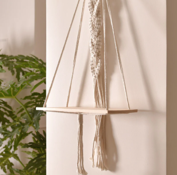 Makreimeeh with a wooden rack